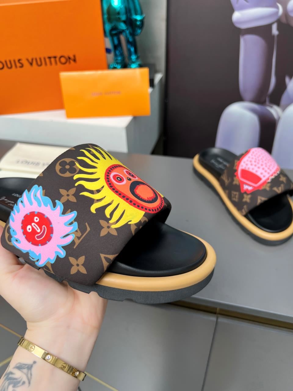 Louis Vuitton Slippers